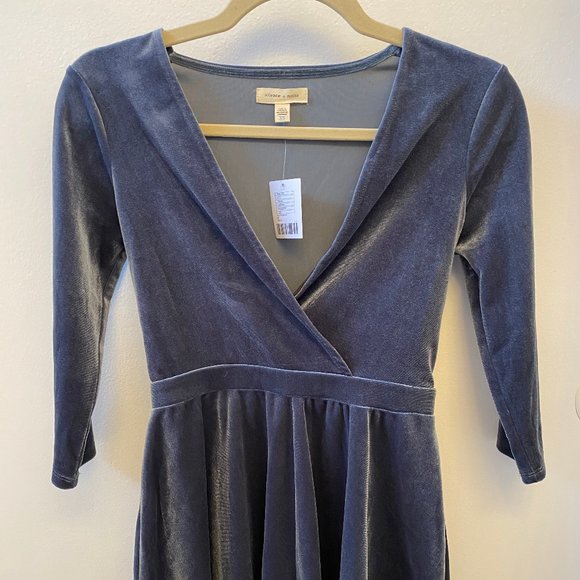 Velvet Romper - Picture 2 of 4